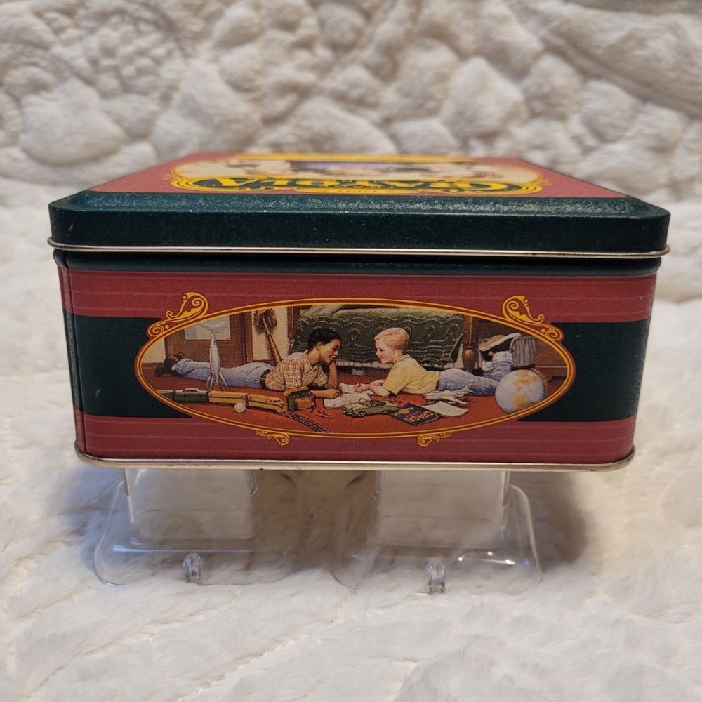 Vintage Crayola Crayon Square Tin Childhood Memories That Last a Lifetime 1994 - Picture 4 of 9